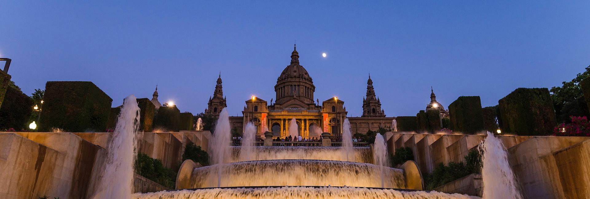 Als peus de la muntanya de Montjuïc